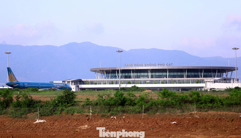 Rốt ráo hoàn thiện đường băng sân bay Phù Cát hơn 3.200 tỷ Rốt ráo hoàn thiện đường băng sân bay Phù Cát hơn 3.200 tỷ