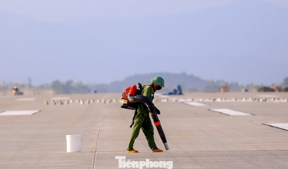 Rốt ráo hoàn thiện đường băng sân bay Phù Cát hơn 3.200 tỷ Rốt ráo hoàn thiện đường băng sân bay Phù Cát hơn 3.200 tỷ