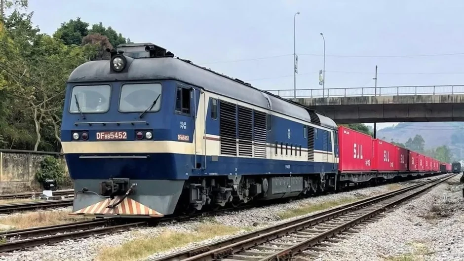 Sắp triển khai đường sắt Hà Nội - Đồng Đăng hơn 5 tỷ USD Sắp triển khai đường sắt Hà Nội - Đồng Đăng hơn 5 tỷ USD