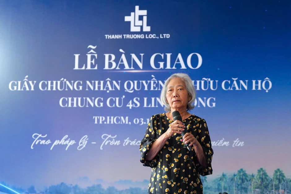 Sau hơn 10 năm, 200 hộ dân chung cư 4S Linh Đông được cấp sổ hồng Sau hơn 10 năm, 200 hộ dân chung cư 4S Linh Đông được cấp sổ hồng