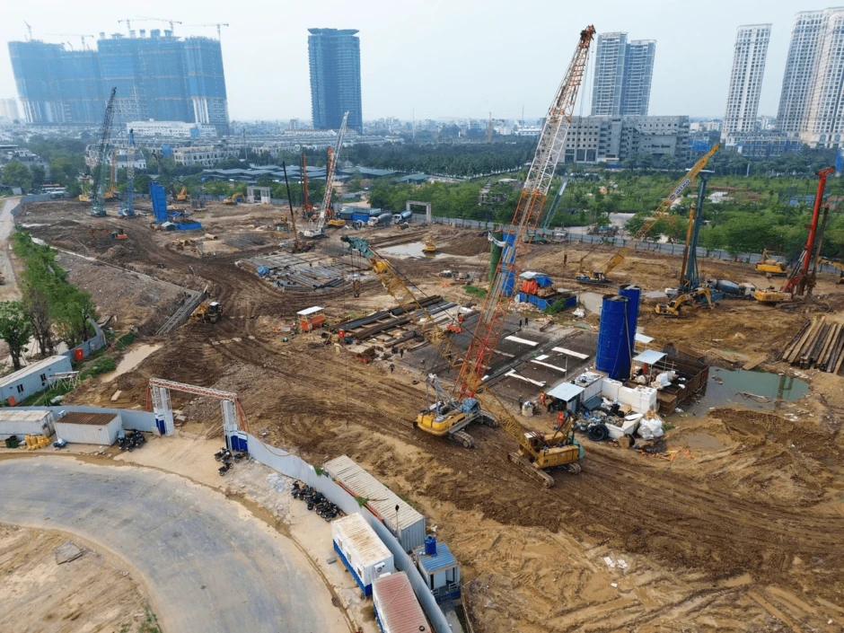 Soi tiến độ siêu dự án nằm tại khu đô thị "nhà giàu" có giá đất đắt đỏ bậc nhất Thủ đô, chỉ cách Hồ Tây vài phút di chuyển, sát công viên gần 70ha, kết nối loạt tuyến metro