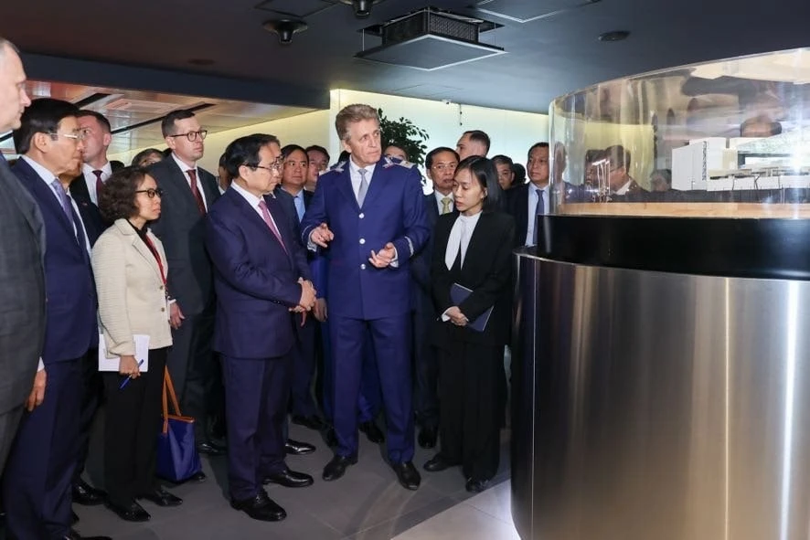 Thăm công trình 90 năm tuổi dưới lòng đất ở Moscow, Thủ tướng đề nghị Nga hỗ trợ xây tại Hà Nội, TP.HCM Thăm công trình 90 năm tuổi dưới lòng đất ở Moscow, Thủ tướng đề nghị Nga hỗ trợ xây tại Hà Nội, TP.HCM