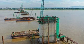 Tiến độ đền bù đất ở 7 dự án cầu vượt sông Hồng
