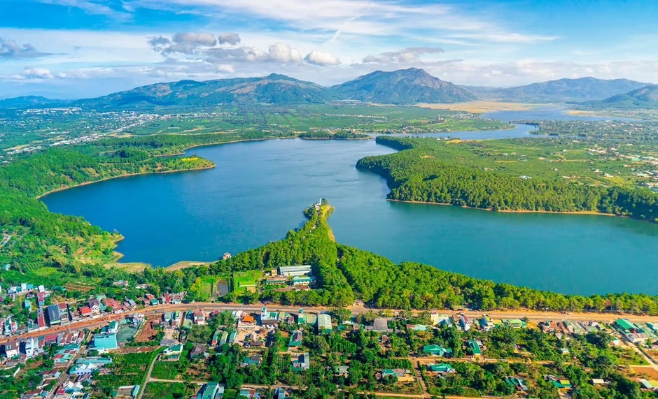 Tỉnh rộng thứ 2 Việt Nam quy hoạch toàn bộ một xã hơn 100 km2 thành đô thị du lịch biển Tỉnh rộng thứ 2 Việt Nam quy hoạch toàn bộ một xã hơn 100 km2 thành đô thị du lịch biển