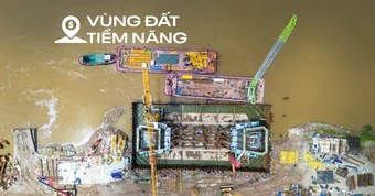 Toàn cảnh công trường xây cầu có trụ cao nhất, nhịp chính dài thứ 2 Việt Nam, nối trung tâm Hà Nội với đại đô thị của Vinhomes, sẽ hoàn thành sau một năm nữa