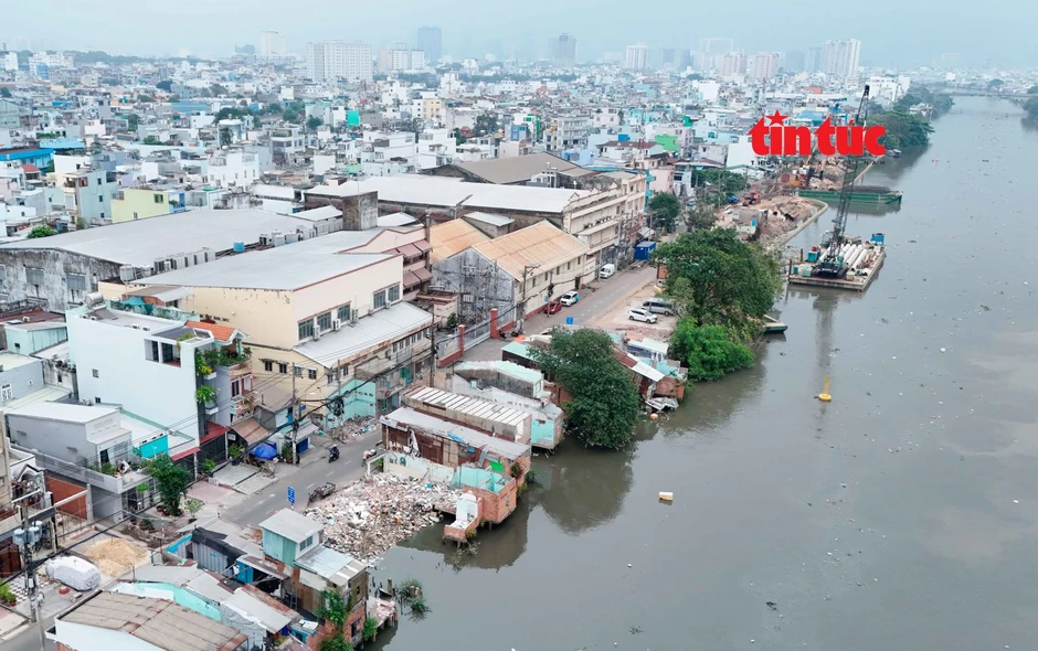 TP Hồ Chí Minh tăng tốc di dời nhà ở ven kênh để chỉnh trang đôi thị TP Hồ Chí Minh tăng tốc di dời nhà ở ven kênh để chỉnh trang đôi thị
