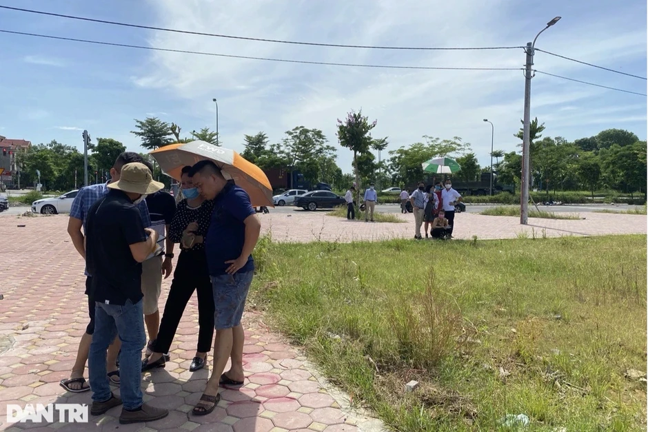 TPHCM: Môi giới bất động sản chật vật bám trụ mùa ế khách