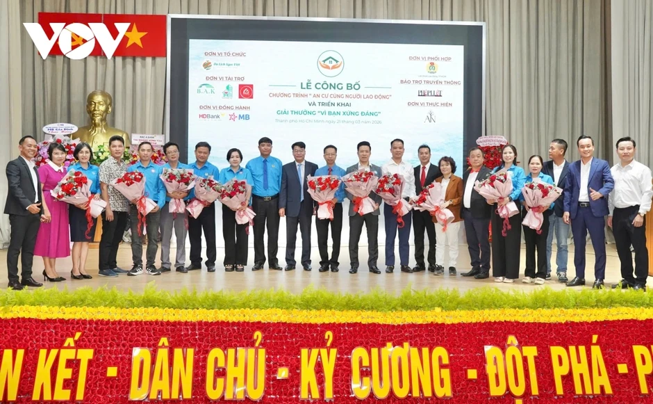 Trợ giá hàng ngàn nền đất, tặng sổ đỏ cho người lao động ở TP.HCM Trợ giá hàng ngàn nền đất, tặng sổ đỏ cho người lao động ở TP.HCM