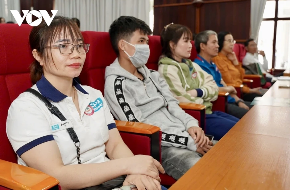 Trợ giá hàng ngàn nền đất, tặng sổ đỏ cho người lao động ở TP.HCM Trợ giá hàng ngàn nền đất, tặng sổ đỏ cho người lao động ở TP.HCM
