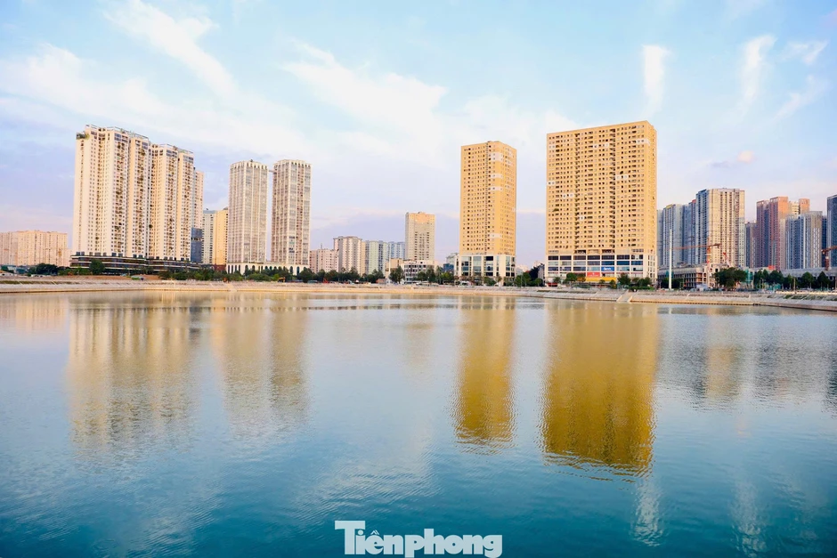 Tuyến đường sở hữu ba 'lá phổi xanh' giữa đô thị cao tầng phía Tây Hà Nội Tuyến đường sở hữu ba 'lá phổi xanh' giữa đô thị cao tầng phía Tây Hà Nội