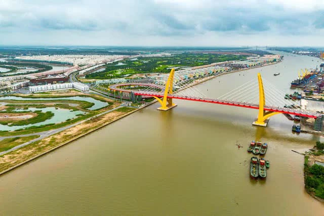 Tỷ phú Phạm Nhật Vượng chi hơn 2 tỷ USD biến hòn đảo gần 900ha từ vùng đất biệt lập thành đại đô thị, kết nối trung tâm chỉ 5 phút Tỷ phú Phạm Nhật Vượng chi hơn 2 tỷ USD biến hòn đảo gần 900ha từ vùng đất biệt lập thành đại đô thị, kết nối trung tâm chỉ 5 phút