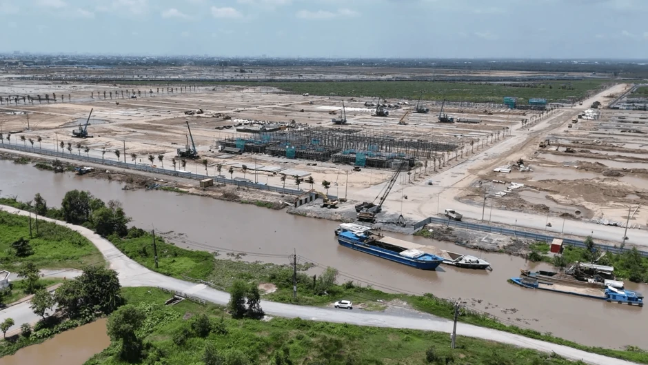 Tỷ phú Phạm Nhật Vượng đang xây “thành phố công viên tri thức” cho 60.000 sinh viên Tỷ phú Phạm Nhật Vượng đang xây “thành phố công viên tri thức” cho 60.000 sinh viên