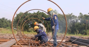 Vật liệu xây dựng đồng loạt tăng giá đe dọa giấc mơ an cư của người dân