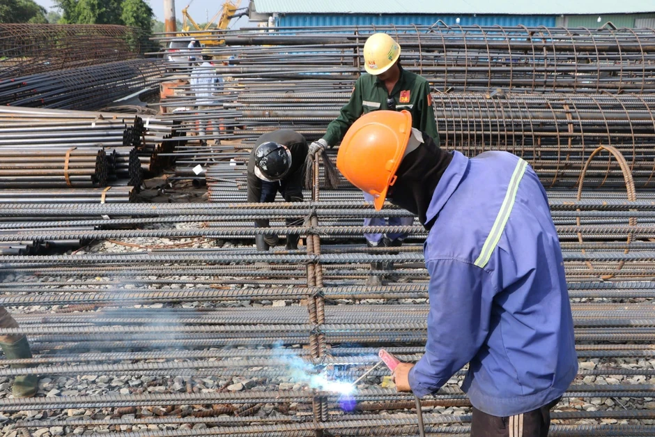 Vật liệu xây dựng đồng loạt tăng giá đe dọa giấc mơ an cư của người dân Vật liệu xây dựng đồng loạt tăng giá đe dọa giấc mơ an cư của người dân