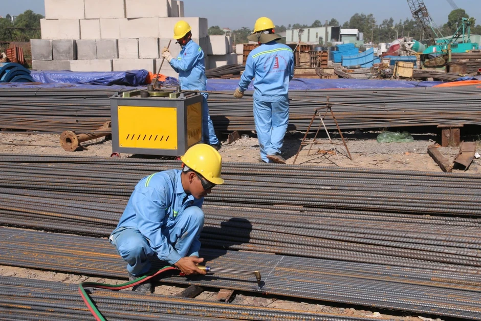 Vật liệu xây dựng đồng loạt tăng giá đe dọa giấc mơ an cư của người dân Vật liệu xây dựng đồng loạt tăng giá đe dọa giấc mơ an cư của người dân