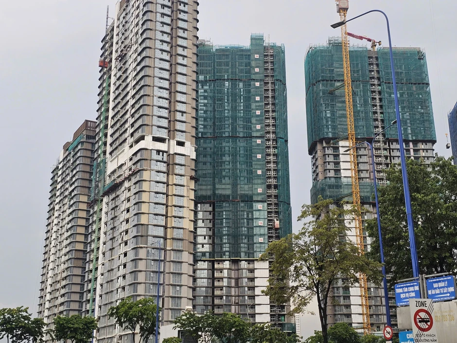 Vì sao chung cư bán chậm nhưng các dự án vẫn ồ ạt khởi công? Vì sao chung cư bán chậm nhưng các dự án vẫn ồ ạt khởi công?