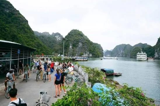 Việt Nam có ngôi làng 89 hộ dân, 297 người cùng sinh sống, được giao nhiệm vụ đặc biệt: Sở hữu đặc điểm rừng - làng - biển hiếm có, nằm trong không gian được UNESCO công nhận cách đây 22 năm
