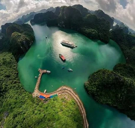 Việt Nam có ngôi làng 89 hộ dân, 297 người cùng sinh sống, được giao nhiệm vụ đặc biệt: Sở hữu đặc điểm rừng - làng - biển hiếm có, nằm trong không gian được UNESCO công nhận cách đây 22 năm