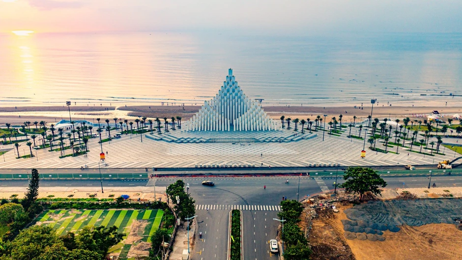 Việt Nam có tòa tháp 143 trụ bê tông, trị giá 155 tỷ đồng, được Sun Group thi công thần tốc Việt Nam có tòa tháp 143 trụ bê tông, trị giá 155 tỷ đồng, được Sun Group thi công thần tốc