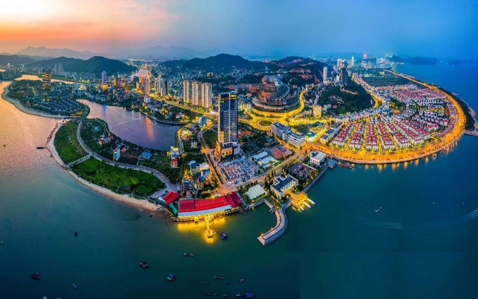 Việt Nam có tuyến cao tốc gần 10.000 tỷ, 100 người chạy đua đào hầm xuyên núi Việt Nam có tuyến cao tốc gần 10.000 tỷ, 100 người chạy đua đào hầm xuyên núi