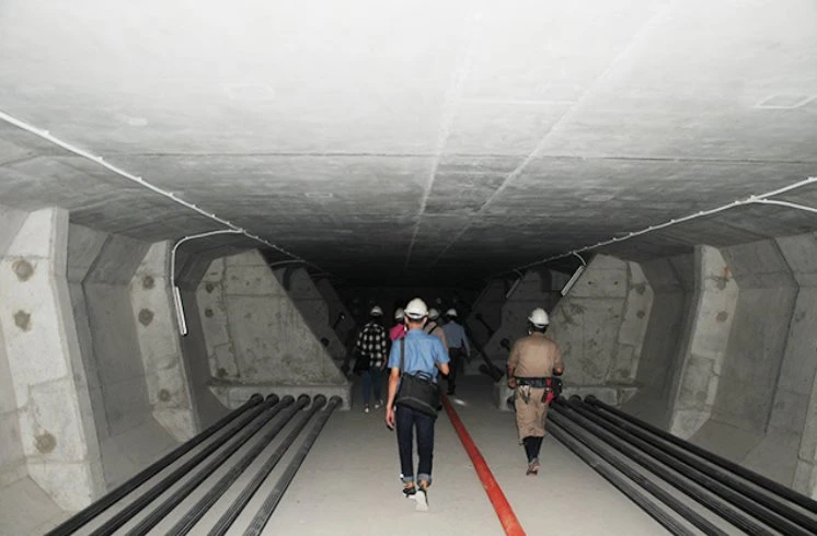 Việt Nam sở hữu "đường hầm bí ẩn" dài 4,5km hình thành từ 88 khoang đúc sẵn nằm trong lòng cầu vượt biển dài bậc nhất Đông Nam Á: Công nghệ lắp ghép quy mô lớn lần đầu được áp dụng Việt Nam sở hữu "đường hầm bí ẩn" dài 4,5km hình thành từ 88 khoang đúc sẵn nằm trong lòng cầu vượt biển dài bậc nhất Đông Nam Á: Công nghệ lắp ghép quy mô lớn lần đầu được áp dụng