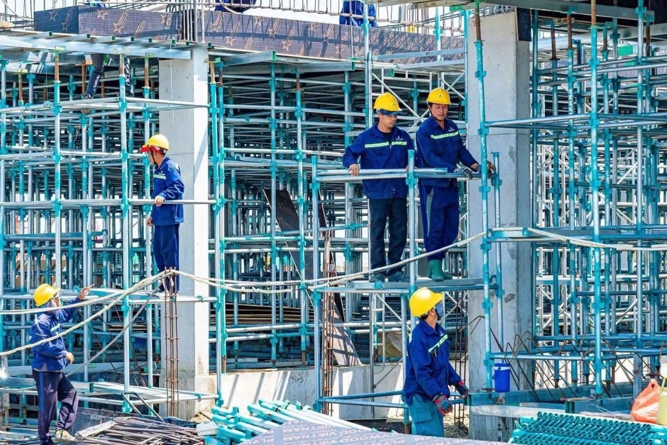 Vingroup huy động gần 9.000 người thi công đại dự án ở Quảng Ninh Vingroup huy động gần 9.000 người thi công đại dự án ở Quảng Ninh