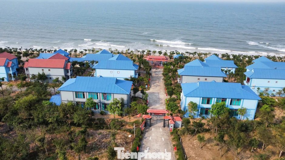Vụ 'ôm đất vàng', dân thiếu lối ra biển: Hà Tĩnh vào cuộc rà soát Vụ 'ôm đất vàng', dân thiếu lối ra biển: Hà Tĩnh vào cuộc rà soát