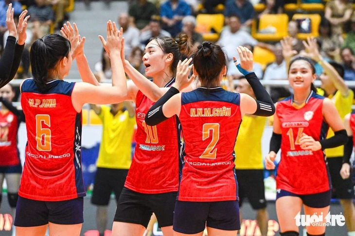 Bóng chuyền nữ Hưng Yên: Giàu truyền thống nhưng sao lại toàn thua? Bóng chuyền nữ Hưng Yên: Giàu truyền thống nhưng sao lại toàn thua?