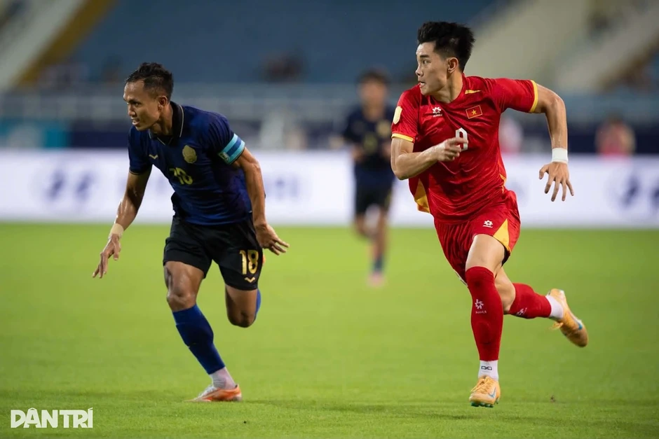 Báo Indonesia: "Đình Bắc không có đối thủ ở cuộc đua Vua phá lưới" Báo Indonesia: "Đình Bắc không có đối thủ ở cuộc đua Vua phá lưới"