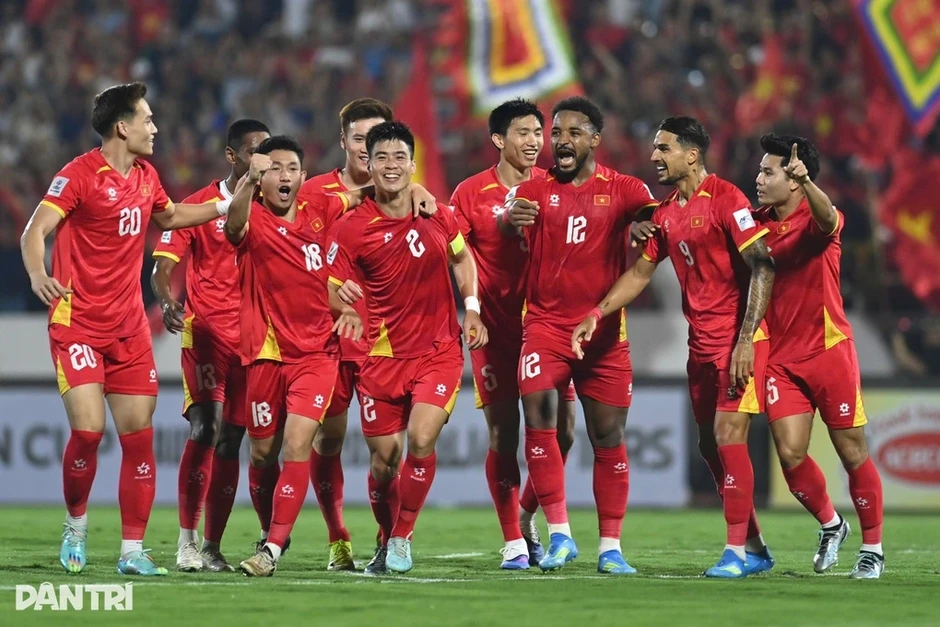 Báo Trung Quốc ca ngợi thành tích hoàn hảo của đội tuyển Việt Nam Báo Trung Quốc ca ngợi thành tích hoàn hảo của đội tuyển Việt Nam