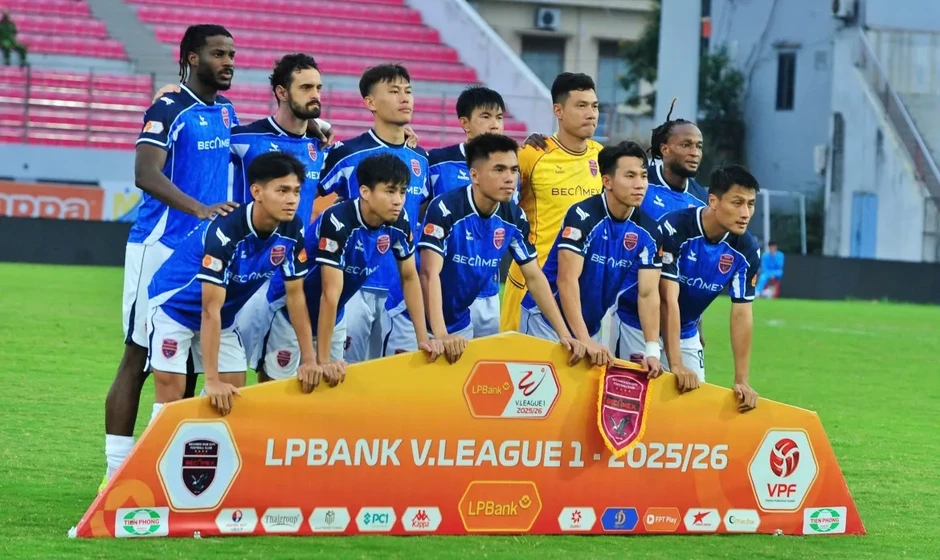 Bất ngờ cái tên rơi vào vòng xoáy trụ hạng V-League 2025/2026 Bất ngờ cái tên rơi vào vòng xoáy trụ hạng V-League 2025/2026