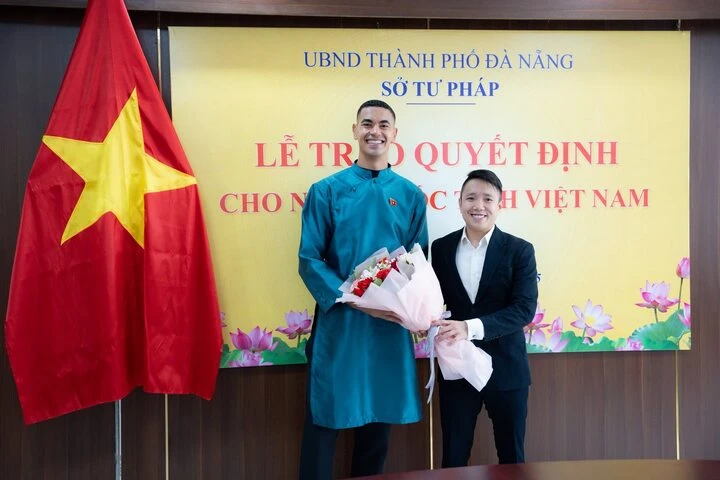 Cầu thủ nhập tịch đi bầu cử: Tự hào thực hiện trách nhiệm công dân Việt Nam Cầu thủ nhập tịch đi bầu cử: Tự hào thực hiện trách nhiệm công dân Việt Nam
