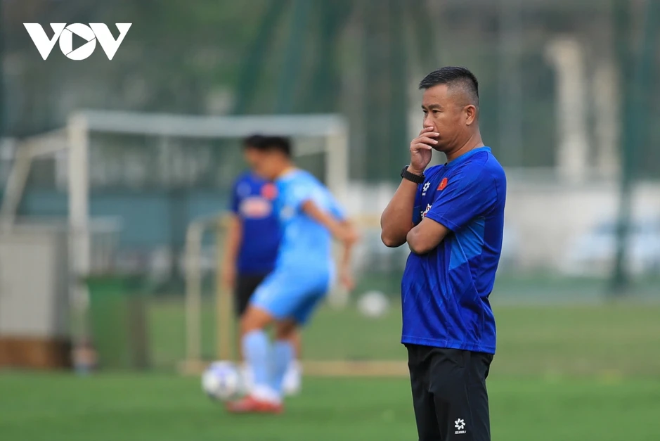 Cầu thủ Việt kiều Antonio Moric gây chú ý trong buổi tập đầu cùng U23 Việt Nam