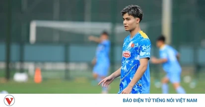 Cầu thủ Việt kiều Antonio Moric gây chú ý trong buổi tập đầu cùng U23 Việt Nam