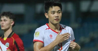 CĐV Thái Lan phát sốt vì màn trình diễn đỉnh cao của Đình Bắc