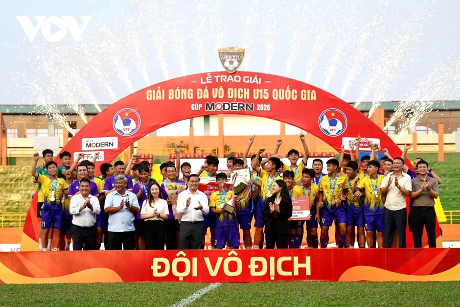 Chức vô địch của U15 Hà Nội - Mảnh ghép hoàn hảo cho cột mốc 20 năm của Hà Nội FC Chức vô địch của U15 Hà Nội - Mảnh ghép hoàn hảo cho cột mốc 20 năm của Hà Nội FC