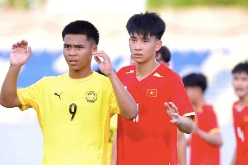 Chuyên gia Malaysia: “Trận thua đậm U17 Việt Nam là lời cảnh tỉnh” Chuyên gia Malaysia: “Trận thua đậm U17 Việt Nam là lời cảnh tỉnh”
