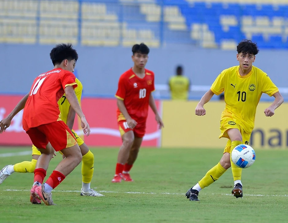Chuyên gia Malaysia: “Trận thua đậm U17 Việt Nam là lời cảnh tỉnh” Chuyên gia Malaysia: “Trận thua đậm U17 Việt Nam là lời cảnh tỉnh”