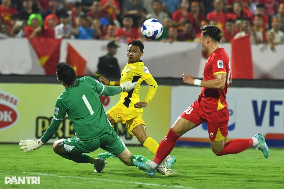 Chuyên gia nói thẳng lý do Malaysia “dưới cơ” tuyển Việt Nam Chuyên gia nói thẳng lý do Malaysia “dưới cơ” tuyển Việt Nam