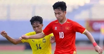 Chuyên gia nói thẳng thắn về trình độ bóng đá Malaysia so với Việt Nam