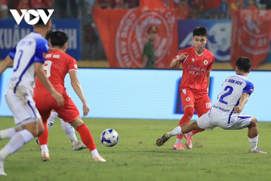 CLB CAHN có thể vô địch V-League 2025/2026 sớm mấy vòng? CLB CAHN có thể vô địch V-League 2025/2026 sớm mấy vòng?