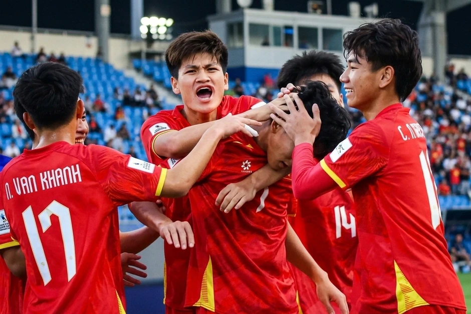 Công Hậu lập hat-trick, U19 Việt Nam thắng đậm U19 Timor Leste Công Hậu lập hat-trick, U19 Việt Nam thắng đậm U19 Timor Leste