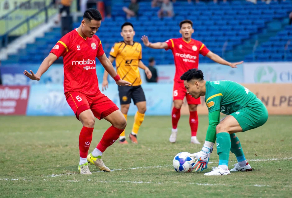 Cuộc đua trụ hạng V-League: Khó lường tới phút cuối Cuộc đua trụ hạng V-League: Khó lường tới phút cuối