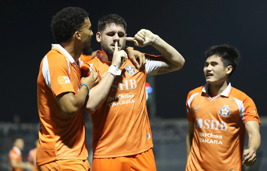 Cuộc đua trụ hạng V-League: Khó lường tới phút cuối Cuộc đua trụ hạng V-League: Khó lường tới phút cuối