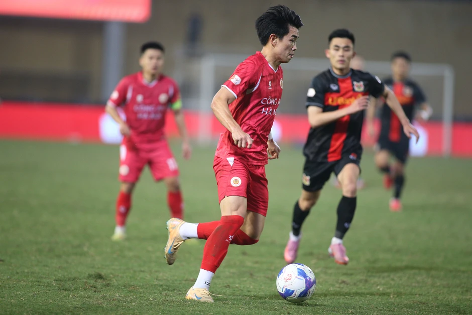 Cuộc đua vô địch V-League: Đình Bắc thăng hoa, CAHN sắp 'chốt sổ' Cuộc đua vô địch V-League: Đình Bắc thăng hoa, CAHN sắp 'chốt sổ'