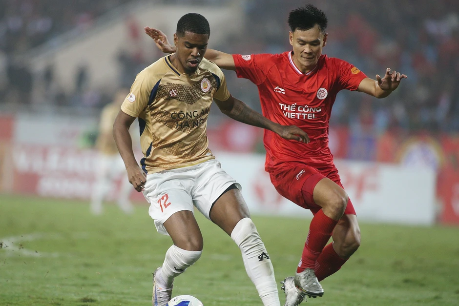 Cuộc đua vô địch V-League: Đình Bắc thăng hoa, CAHN sắp 'chốt sổ' Cuộc đua vô địch V-League: Đình Bắc thăng hoa, CAHN sắp 'chốt sổ'
