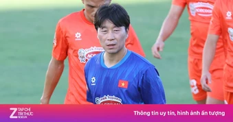 Cựu danh thủ từng đá Ngoại hạng Anh chỉ ký 4 tháng với VFF