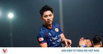 Đình Bắc tiếp tục thăng tiến ở cuộc đua Vua phá lưới V-League