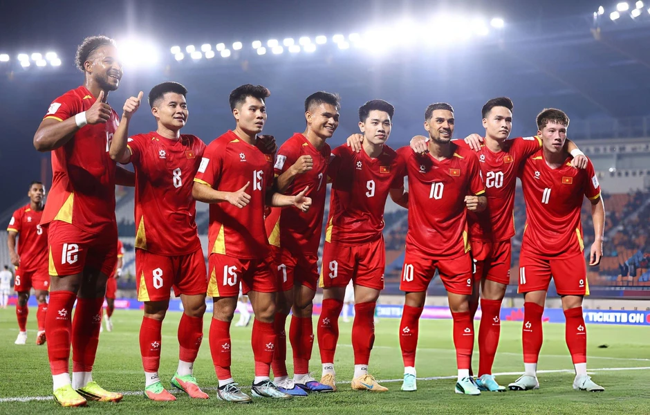 Đình Bắc tỏa sáng, tuyển Việt Nam thắng tối thiểu trước Philippines Đình Bắc tỏa sáng, tuyển Việt Nam thắng tối thiểu trước Philippines