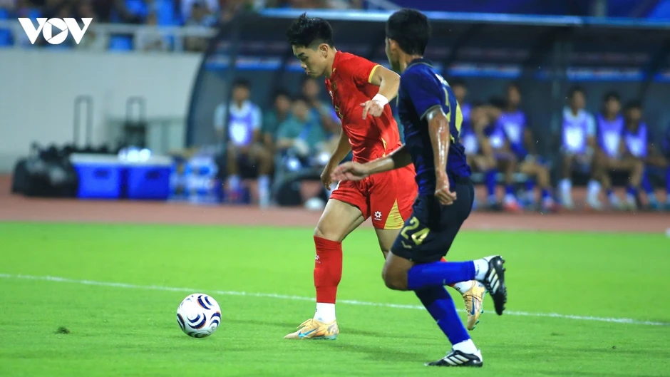 Đình Bắc và Xuân Son tỏa sáng, Việt Nam tiến vào bán kết ASEAN Cup 2026
